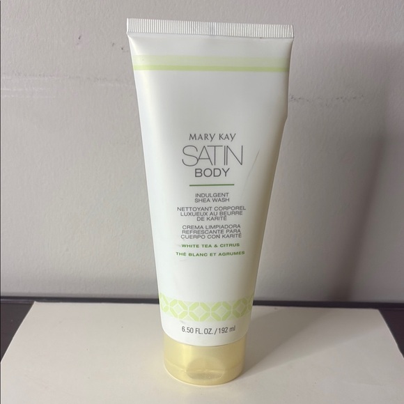 Mary Kay White and Satin Body Shea Scrub, Wash and Lotion  Set - Picture 4 of 7